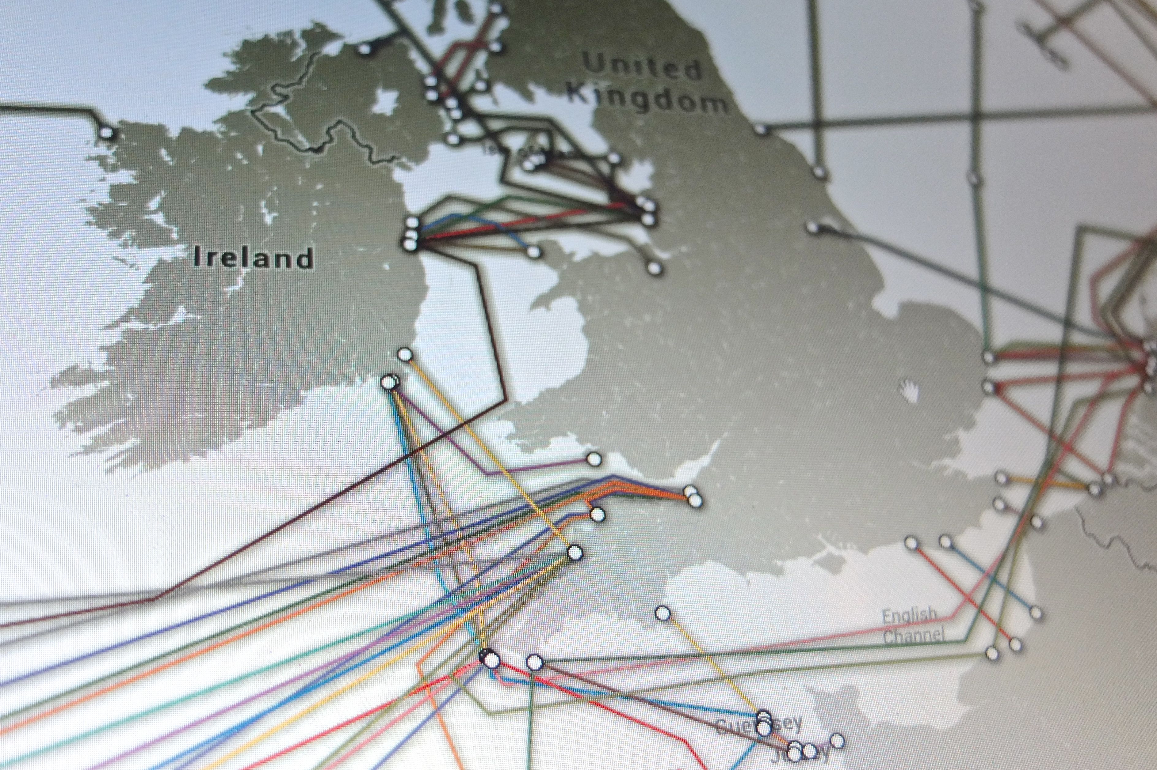 GCHQ Tapping into International Fibre Optic Cables, Shares Intel with NSA