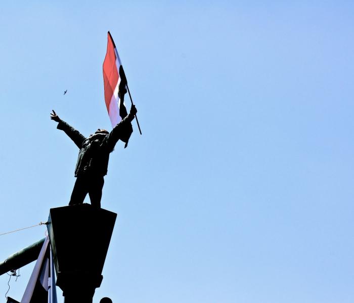 statue & flag