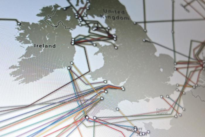 GCHQ Tapping into International Fibre Optic Cables, Shares Intel with NSA