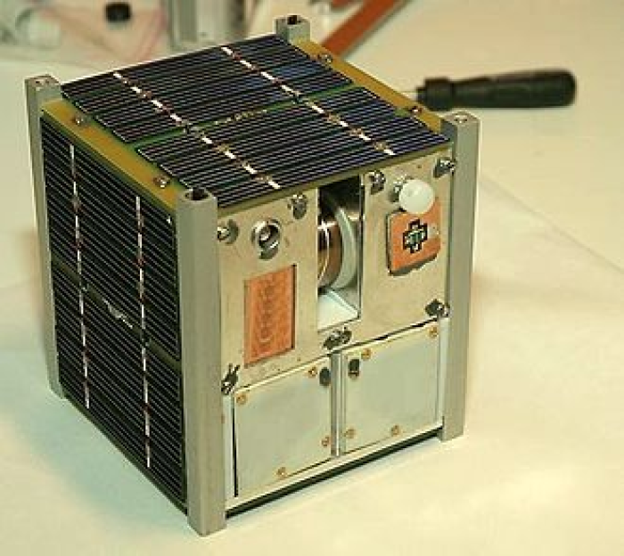 A 10cx10cm cubesat on a table